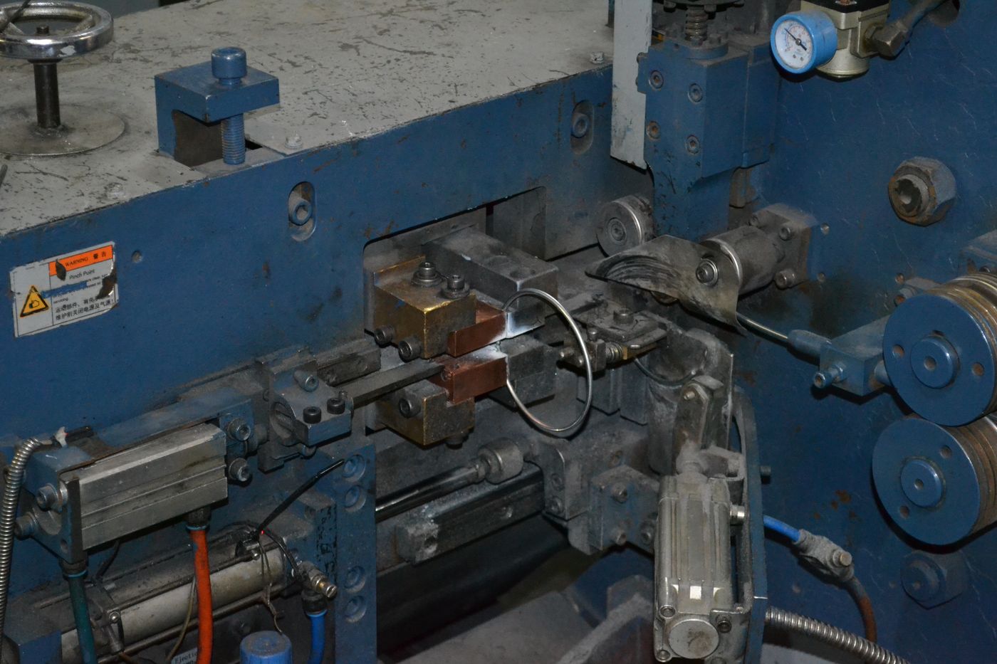 Wire ring former