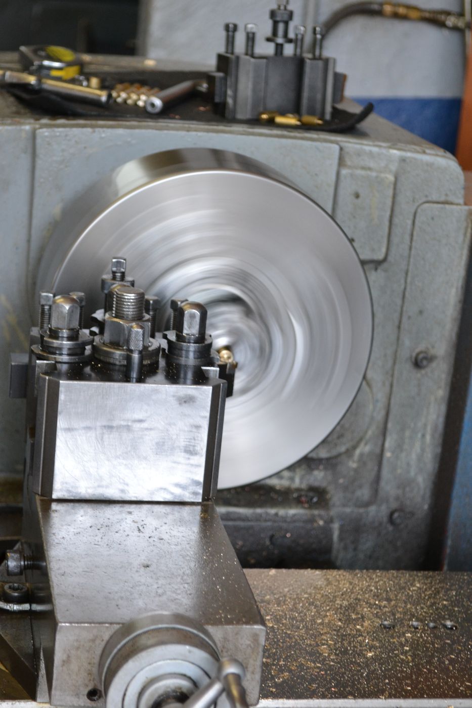 Metal spinning on lathe